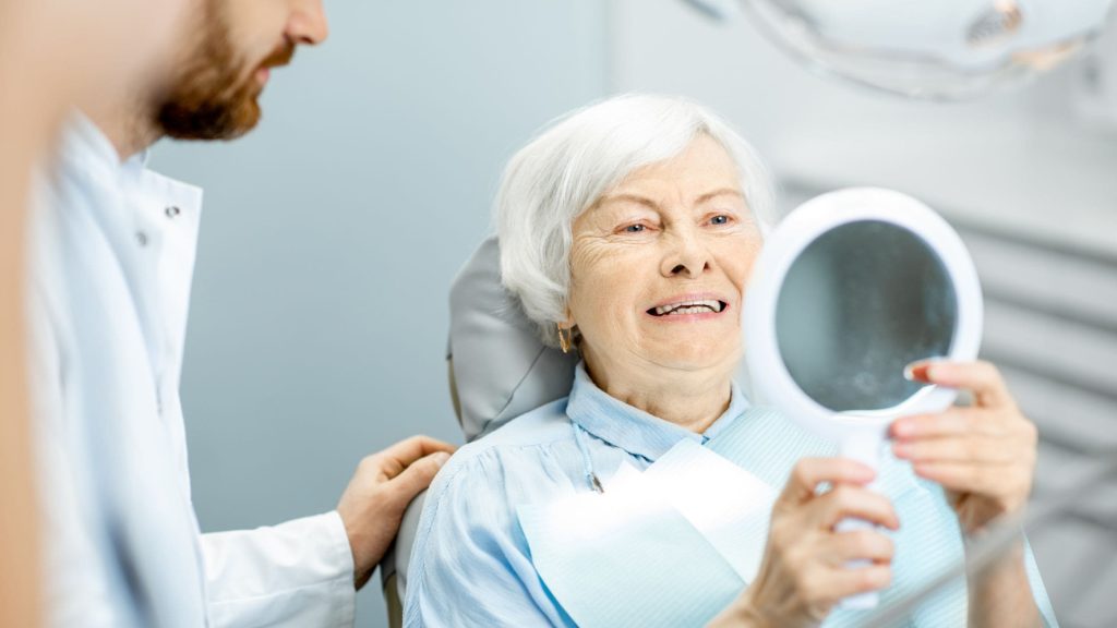 vantagens dos implantes dentários, dentista em campina grande, melhor dentista em campina grande, implante dentario, clínica odontológica campina grande